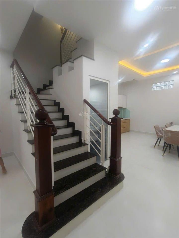 Bán nhà q2, đường ô tô, nhà 4 tầng 62m(5x12,4), sổ hoàn công, giá 7,49 tỷ còn tl