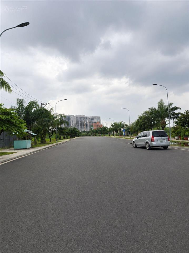2,65 tỷ tl, đất 56m2, kdc centana trường lưu, đường thông 9 mét có vỉa hè