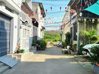 3,8 tỷ, nhà 3 tầng, 56m(4x14), khu phân lô đường ô tô, long trường