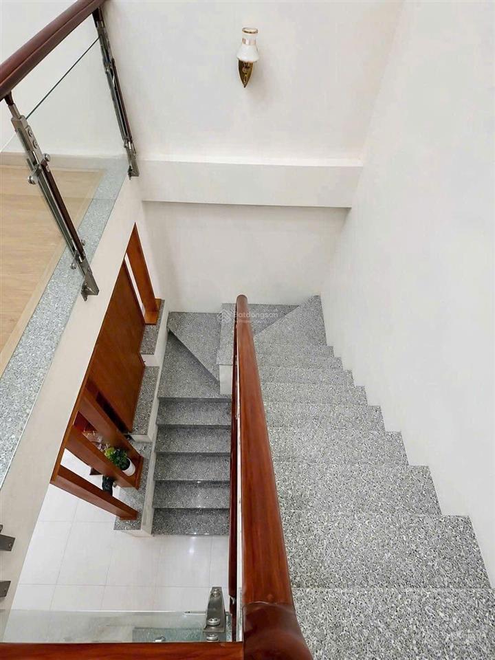 Nhà bán, bình trưng, q2, 2 tầng 104m2 (5,8x18), đường ô tô, giá 7,9 tỷ tl.