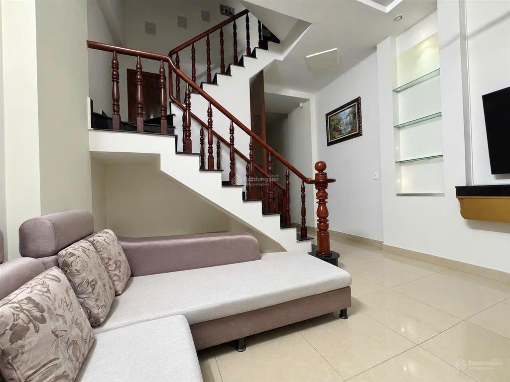 Bán nhà q2, đường ô tô tránh3 tầng sổ hoàn công giá 8,6 tỷ .tl
