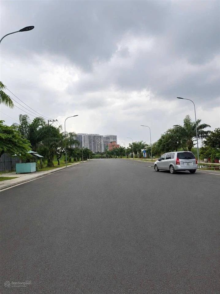 2,65 tỷ tl, đất 56m2, kdc centana trường lưu, đường thông 9 mét có vỉa hè