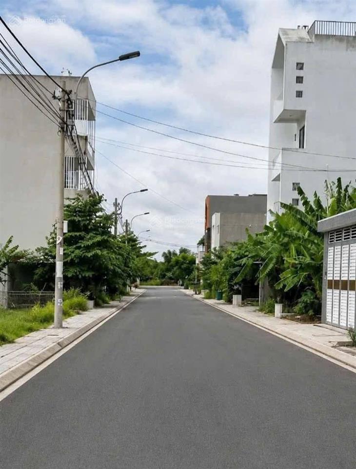 2,65 tỷ tl, đất 56m2, kdc centana trường lưu, đường thông 9 mét có vỉa hè
