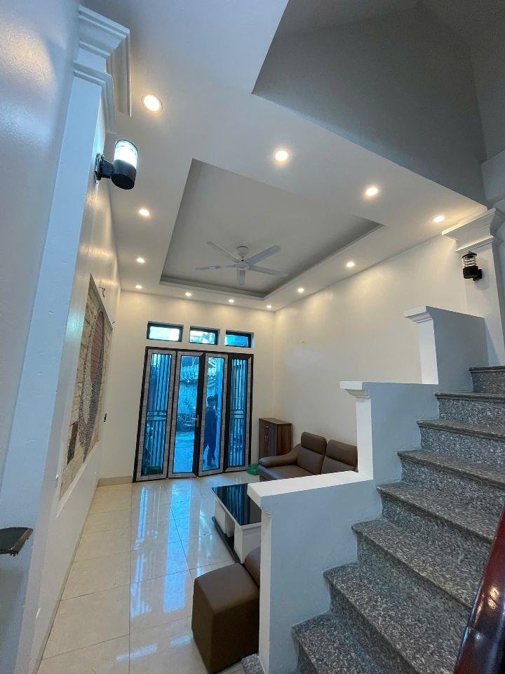 BÁN NHÀ THANH OAI – HÀ NỘI Diện tích 37m², xây 3 tầng kiên cố, thiết kế 3 phòng ngủ, công năng đầy đủ. Ngõ nông, thông, 