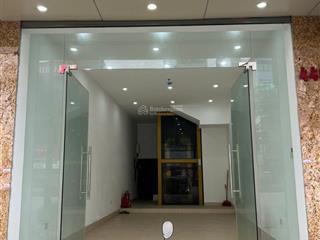 Chính chủ bán nhà mặt phố vị trí cực đẹp, kinh doanh tốt, giá tốt phố xã đàn, hn