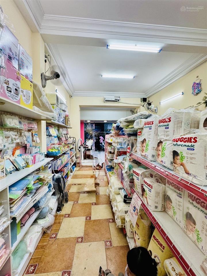 Mặt tiền kinh doanh phạm văn bạch tân bình dt 4,3x26m giá 16 tỷ .dòng tiền 240 tr/năm.