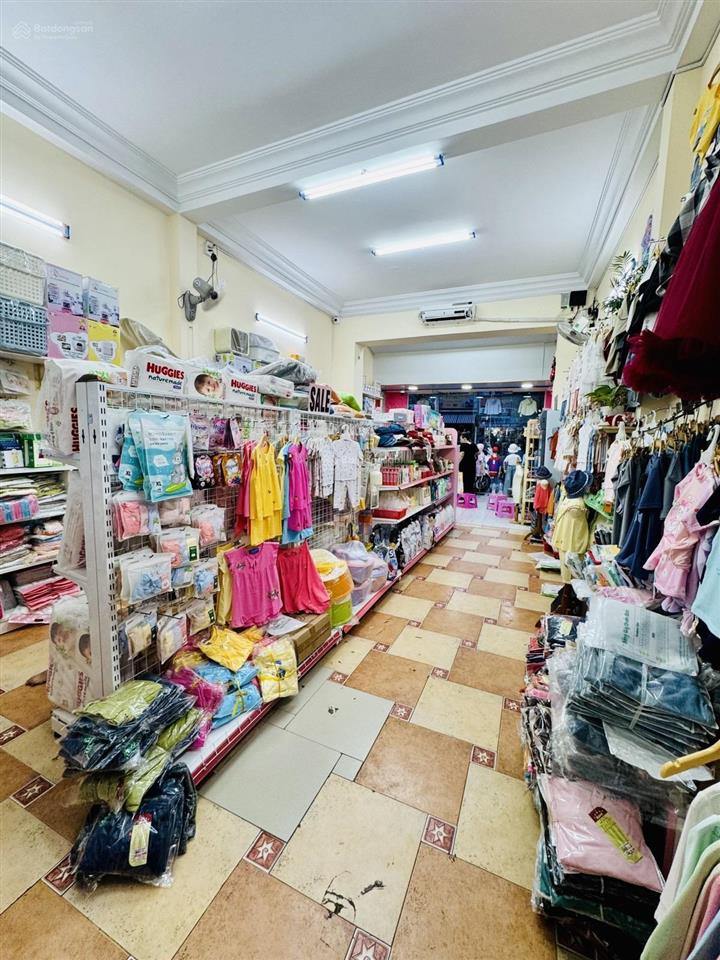 Mặt tiền kinh doanh phạm văn bạch tân bình dt 4,3x26m giá 16 tỷ .dòng tiền 240 tr/năm.