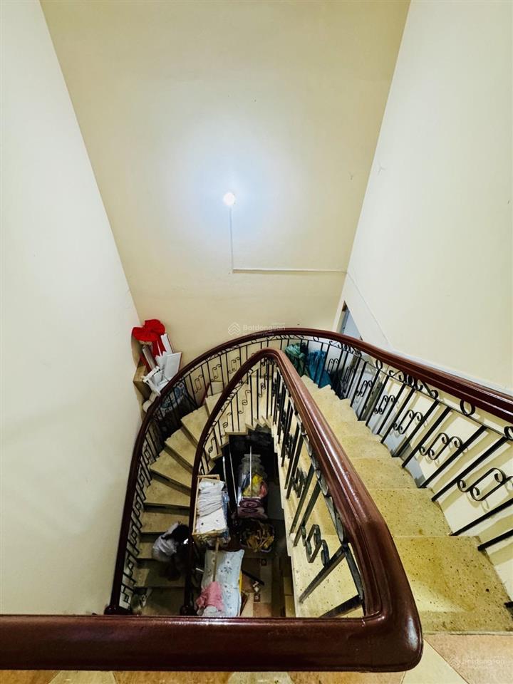 Mặt tiền kinh doanh phạm văn bạch tân bình dt 4,3x26m giá 16 tỷ .dòng tiền 240 tr/năm.