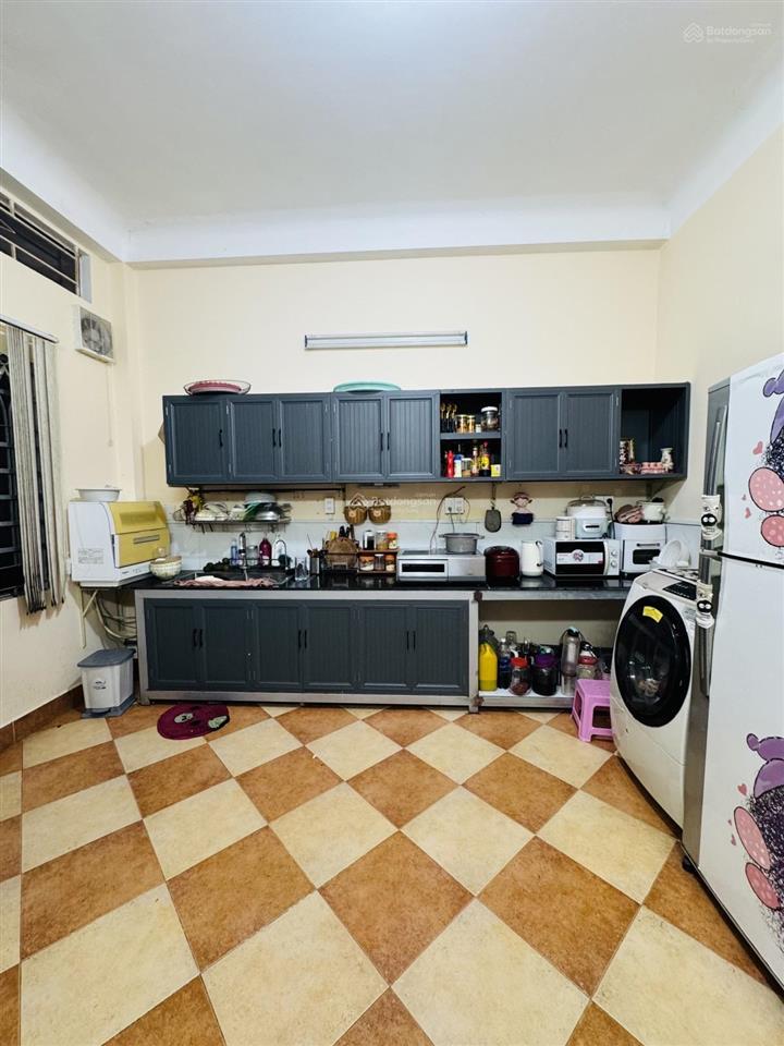 Mặt tiền kinh doanh phạm văn bạch tân bình dt 4,3x26m giá 16 tỷ .dòng tiền 240 tr/năm.