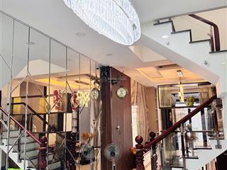 Quận 8 đường bùi minh trực nhà 3 tầng 4pn khép kính dt 83m2 giá 8,99 tỷ.
