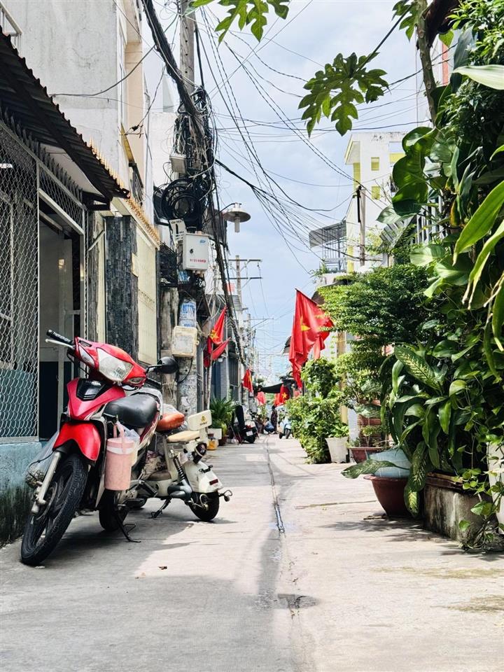 Quận 8 đường bùi minh trực nhà 3 tầng 4pn khép kính dt 83m2 giá 8,99 tỷ.