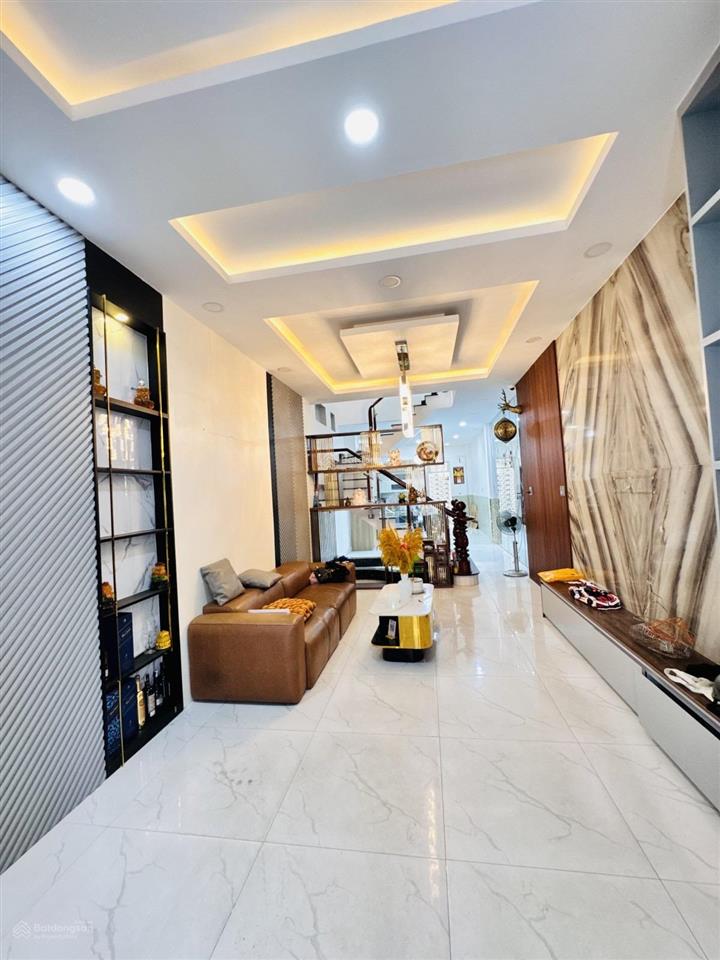 Quận 8 đường bùi minh trực nhà 3 tầng 4pn khép kính dt 83m2 giá 8,99 tỷ.