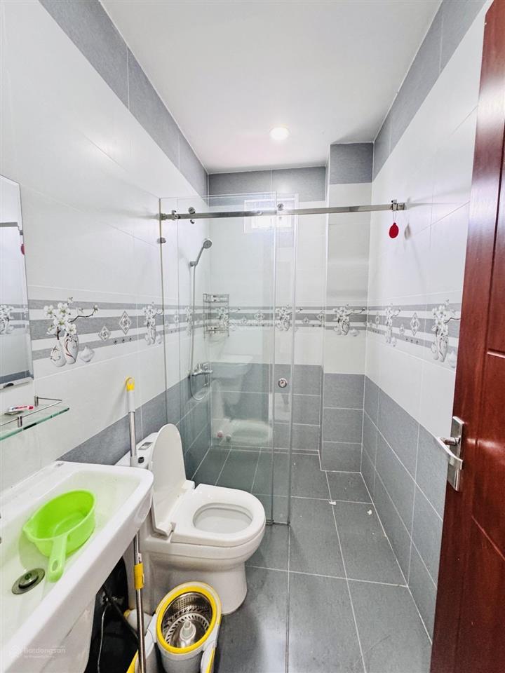 Quận 8 đường bùi minh trực nhà 3 tầng 4pn khép kính dt 83m2 giá 8,99 tỷ.