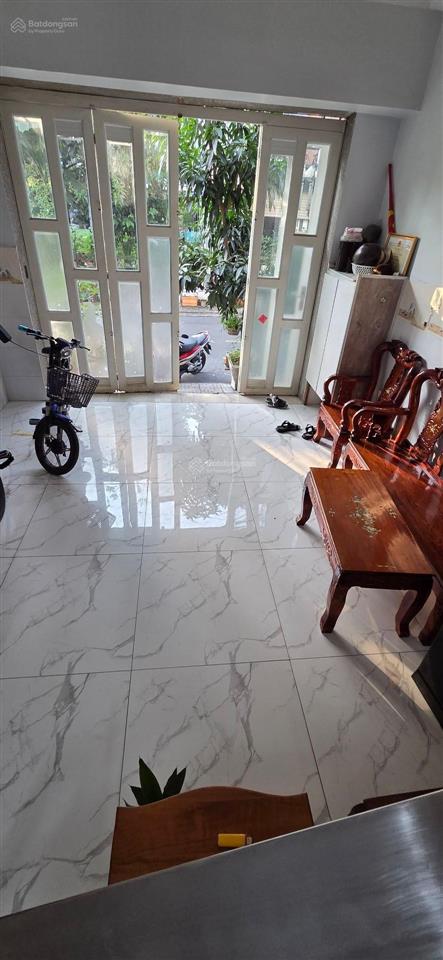 Nhà mặt tiền 4 tầng 50m² khu vip bình phú view công viên