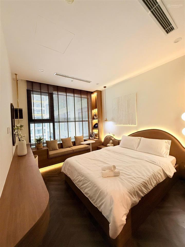 Cho thuê 2pn full nội thất luxury giá chỉ 22tr tại the opus one  vinhomes grand park