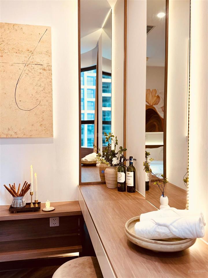 Cho thuê 2pn full nội thất luxury giá chỉ 22tr tại the opus one  vinhomes grand park