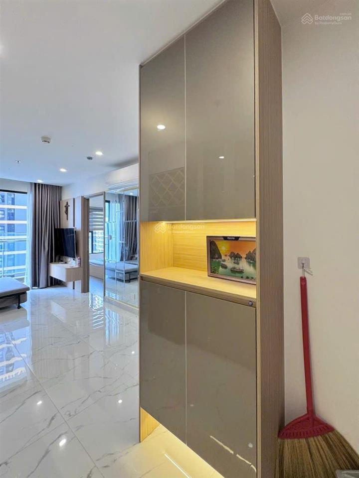 Cho thuê căn 2pn full nội thất luxury chỉ với giá 12tr tại vinhomes grand park