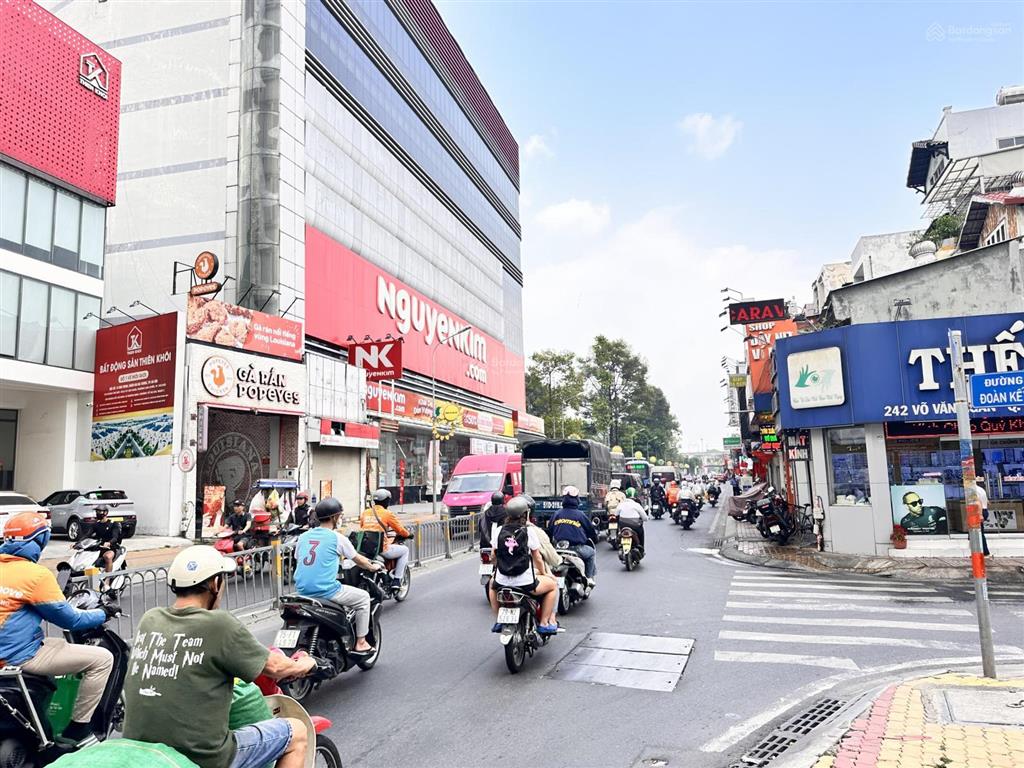 Gấp bán nhà 3 tầng 215m² mặt tiền đường võ văn ngân, tp. thủ đức, hcm  hợp đồng thuê 90tr/tháng