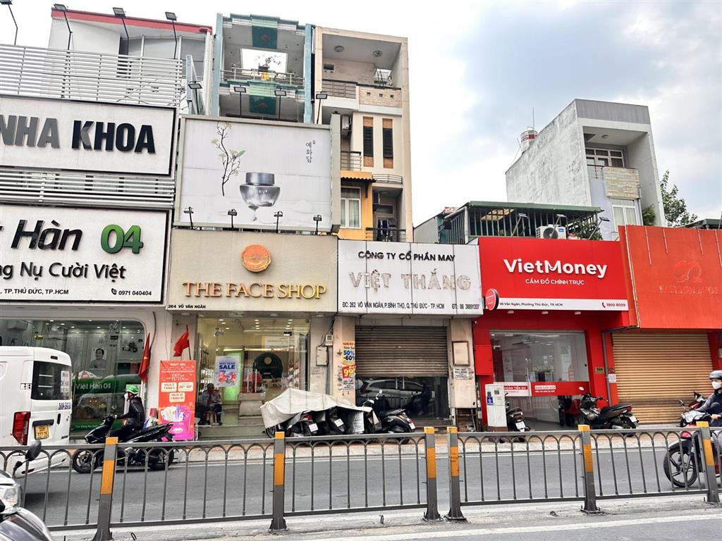Gấp bán nhà 3 tầng 215m² mặt tiền đường võ văn ngân, tp. thủ đức, hcm  hợp đồng thuê 90tr/tháng