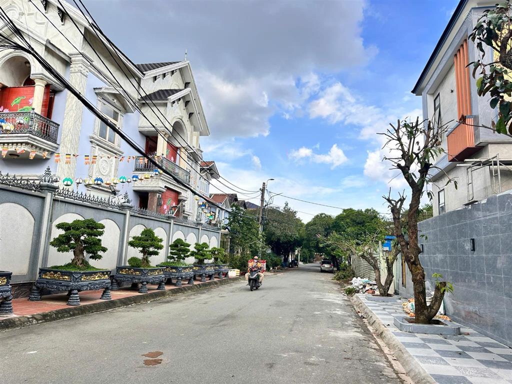 Hạ 800tr  gấp bán nền đất sổ riêng (8x21.5m) khu dân cư cocacola, đường linh trung, thủ đức hcm