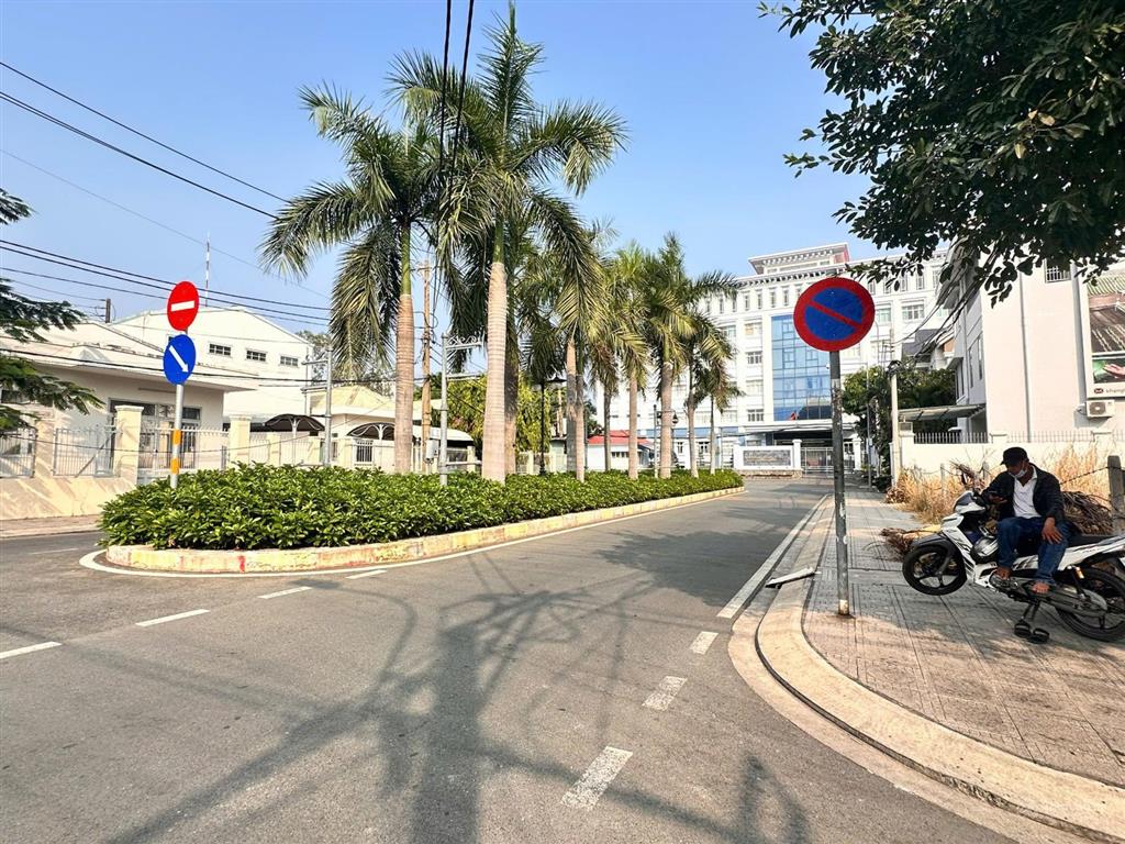 Cực hiếm gấp bán lô góc 2 mặt tiền khu kiến thiết, p. hiệp phú thủ đức. 314m2 (14x22m) ngay uỷ ban