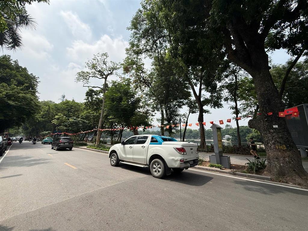 "cực hiếm" chính chủ cho thuê nguyên tòa 74 nguyễn du | mặt tiền 21m | view hồ thiền quang