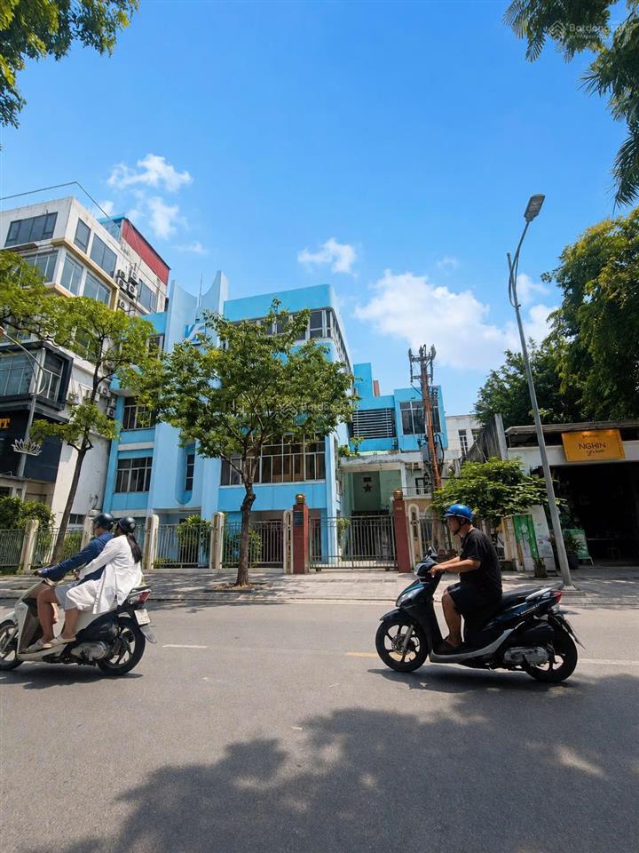 "cực hiếm" chính chủ cho thuê nguyên tòa 74 nguyễn du | mặt tiền 21m | view hồ thiền quang