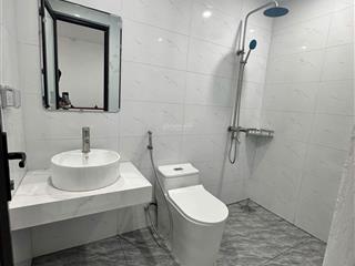 Cho thuê căn hộ 1 ngủ 1 khách 1 bếp full đồ ( nhà mặt đường ô tô đỗ cửa)