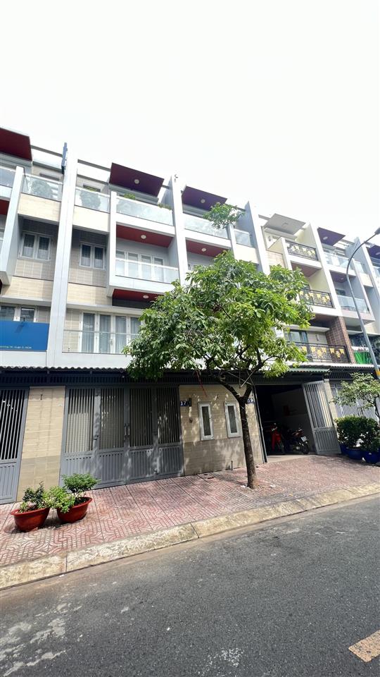 Ngộp bank  bán nhà khu bình phú q6  dt 8x20m xd 4 tầng st giá 16tỷ