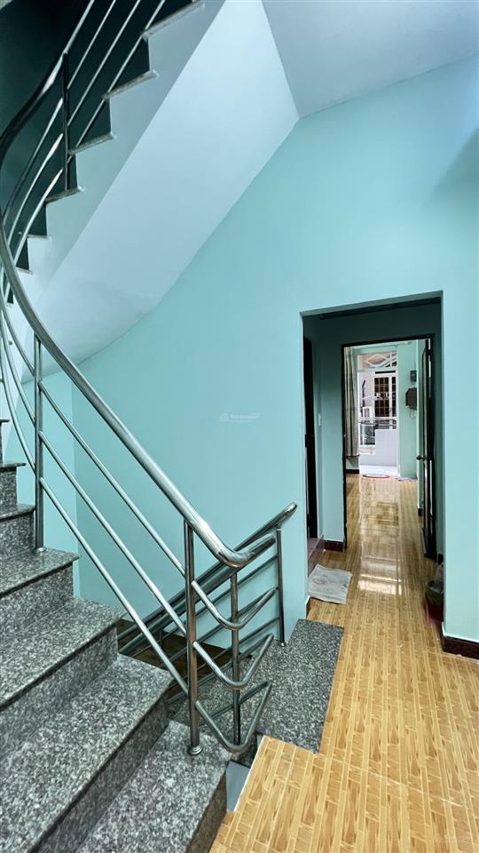 Cô em gửi bán nhà ngay chợ bến thành hẻm thông thoáng  dt 3,7x21m 4 tầng  chỉ 9 tỷ.
