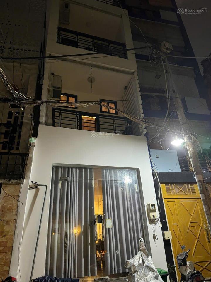 Cô em gửi bán nhà ngay chợ bến thành hẻm thông thoáng  dt 3,7x21m 4 tầng  chỉ 9 tỷ.
