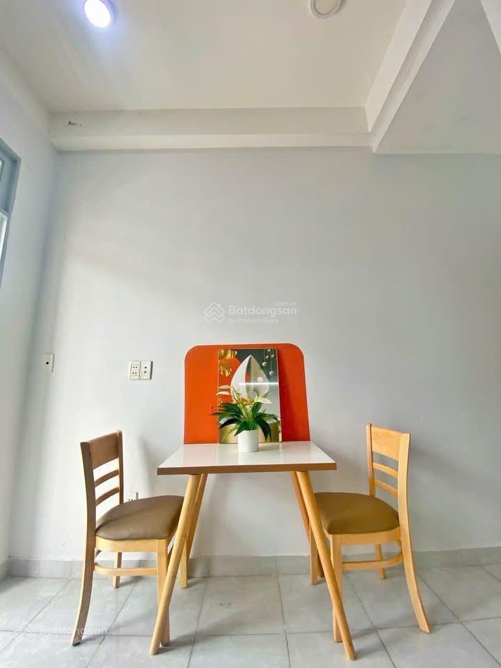 Bán nhà hẻm đẹp ngay chợ bến thành q1  xd 4 tầng st  3,6x20m  cn 60m2