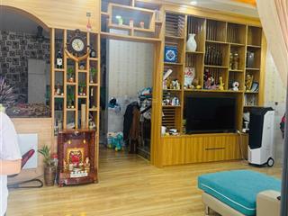 Nhà 3 tầng thiết kế hiện đại, ngay sau chợ tnp b, hẻm xe hơi cực kì lớn, chủ nhiệt tình
