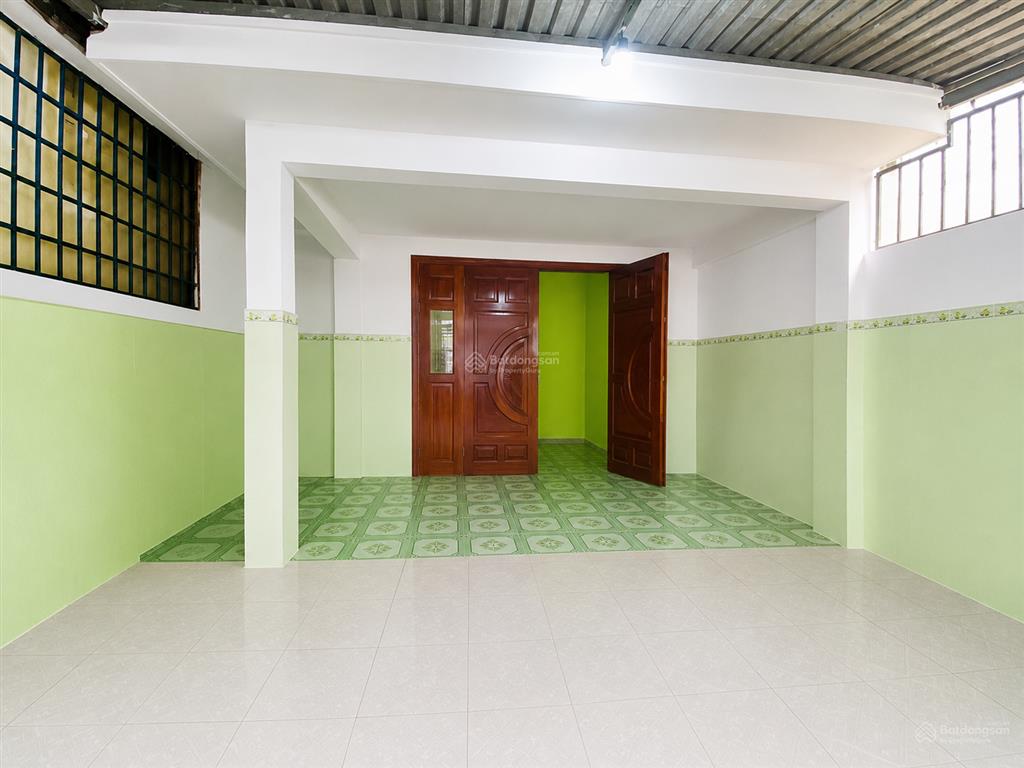 Rẻ lắm rồi, nhà 2 tầng hẻm xe hơi 7 chỗ, hơn chục mét đến mặt tiền, an cư lý tưởng