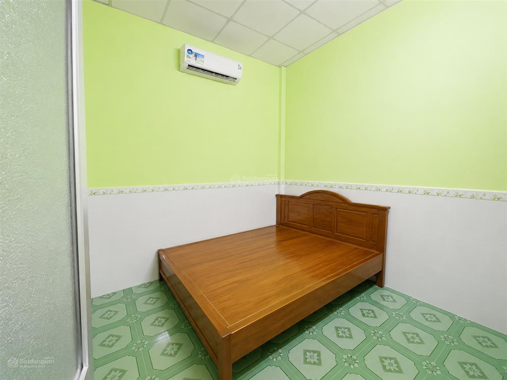 Rẻ lắm rồi, nhà 2 tầng hẻm xe hơi 7 chỗ, hơn chục mét đến mặt tiền, an cư lý tưởng