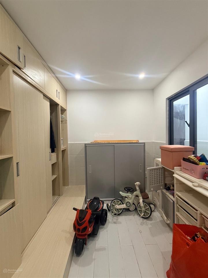 Nhà đẹp gần vincom lê văn việt, hẻm xe hơi, 72m2 ngang 5m hiếm, chỉ 6,x tỷ