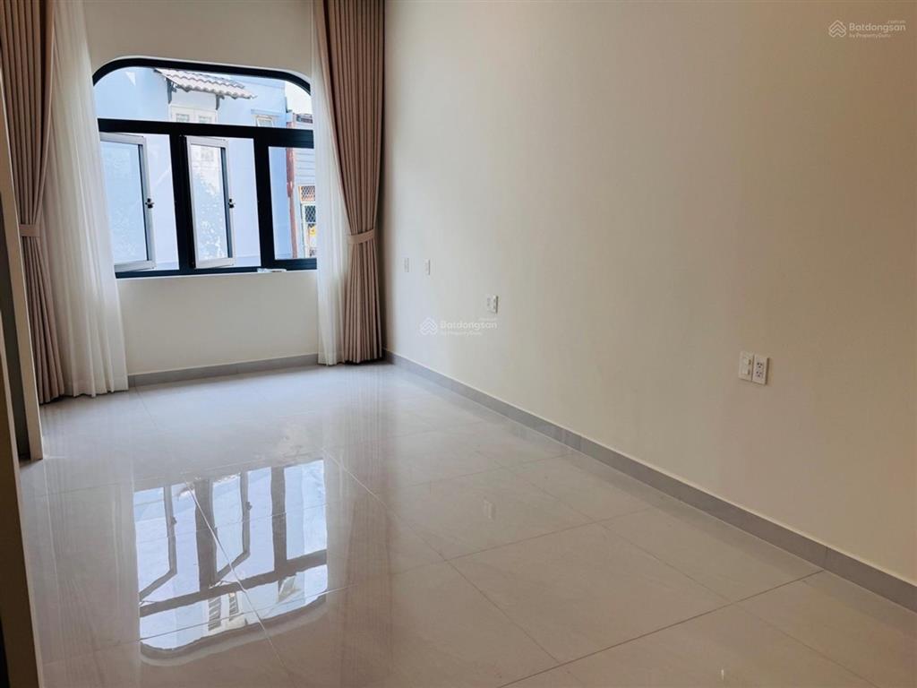 Sát mặt tiền đường nhánh dương đình hội, nhà 3 tầng, 83m2 ngang 5m hiếm