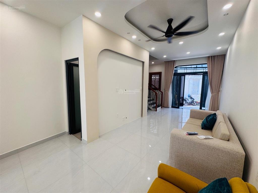 Sát mặt tiền đường nhánh dương đình hội, nhà 3 tầng, 83m2 ngang 5m hiếm