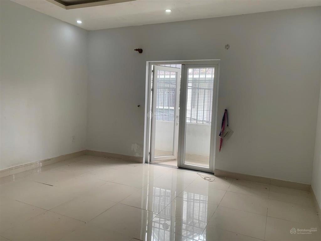 Hàng hot, kế bên ngã tư thủ đức, 56m2, 3 tầng hẻm xe hơi 5m tráng nhựa