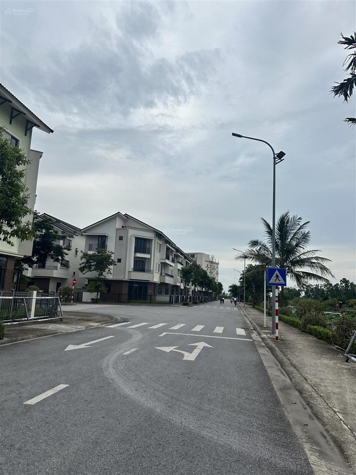 Chính chủ bán nhanh shophouse 90m2 mt 6m  mặt sông tào khê kết nối sang chợ vải ninh hiệp.