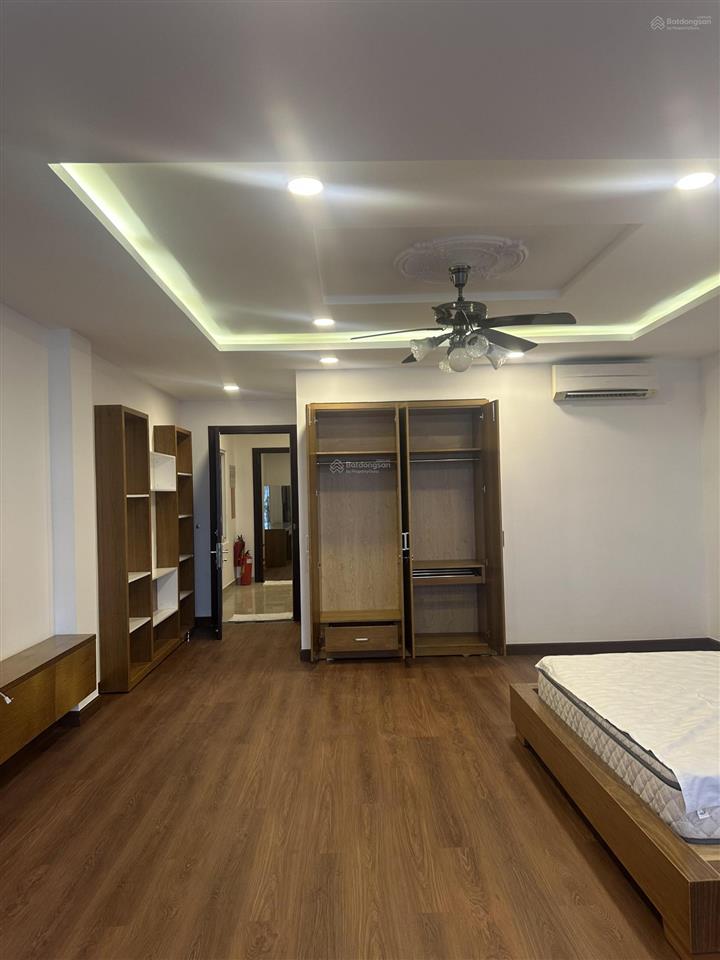 Bán khách sạn gần biển nha trang trung tâm khu phố tây nguyễn thiện thuật cách biển 200mét