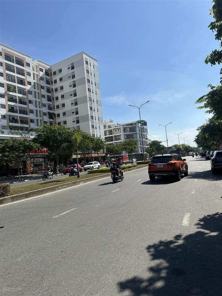 Cho thuê tòa nhà nguyên căn mặt tiền đường số 28 phước long nha trang. có thang máy.