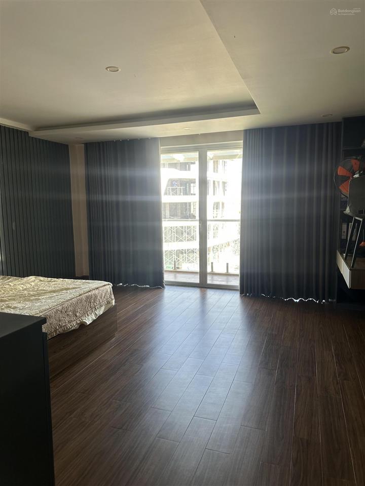 Cho thuê tòa nhà nguyên căn mặt tiền đường số 28 phước long nha trang. có thang máy.
