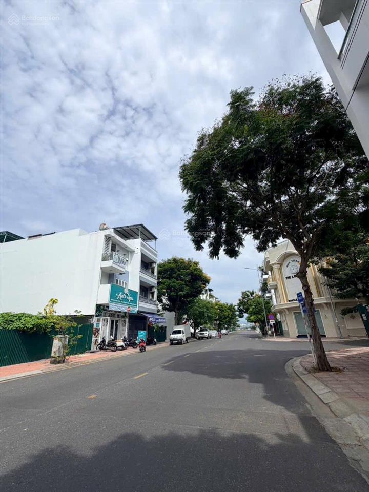 Cần bán nhanh hạ giá tốt lô đất kinh doanh đường số 13 khu đô thị hà quang nha trang chỉ hơn 8 tỷ