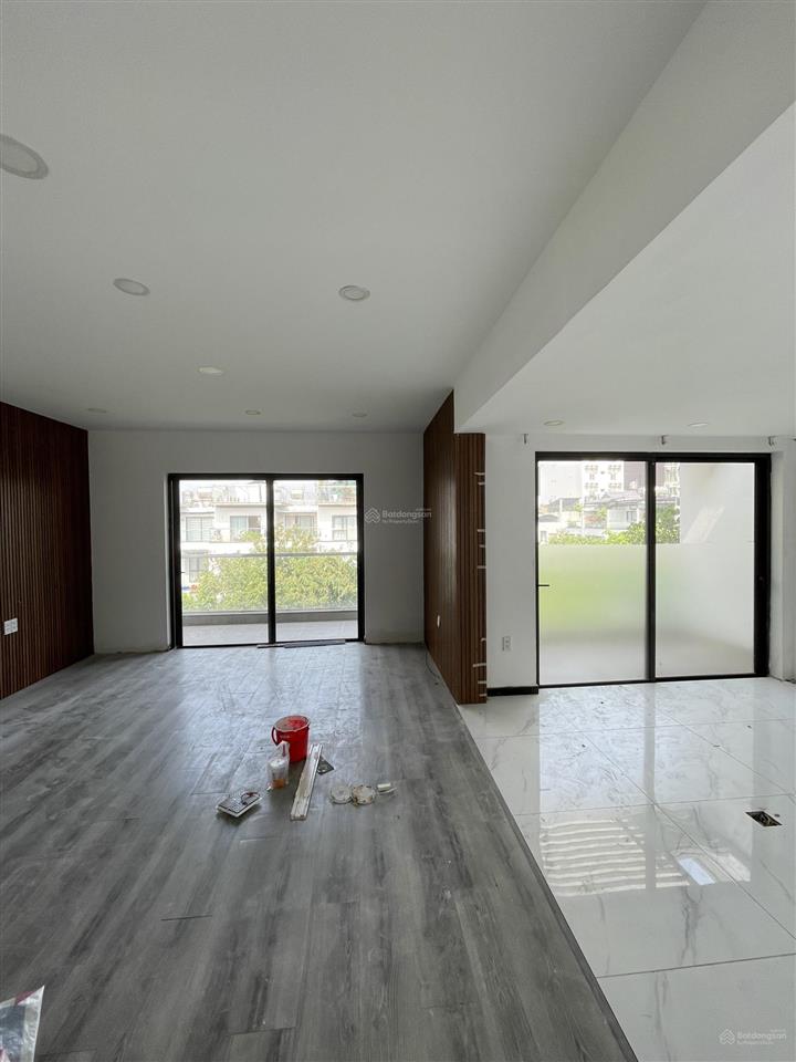 Cho thuê nhà phố liền kề hà đô q10 5.5m x 16m, 4 lầu, 50tr làm vp ct, thẩm mỹ, spa, nha khoa, ở