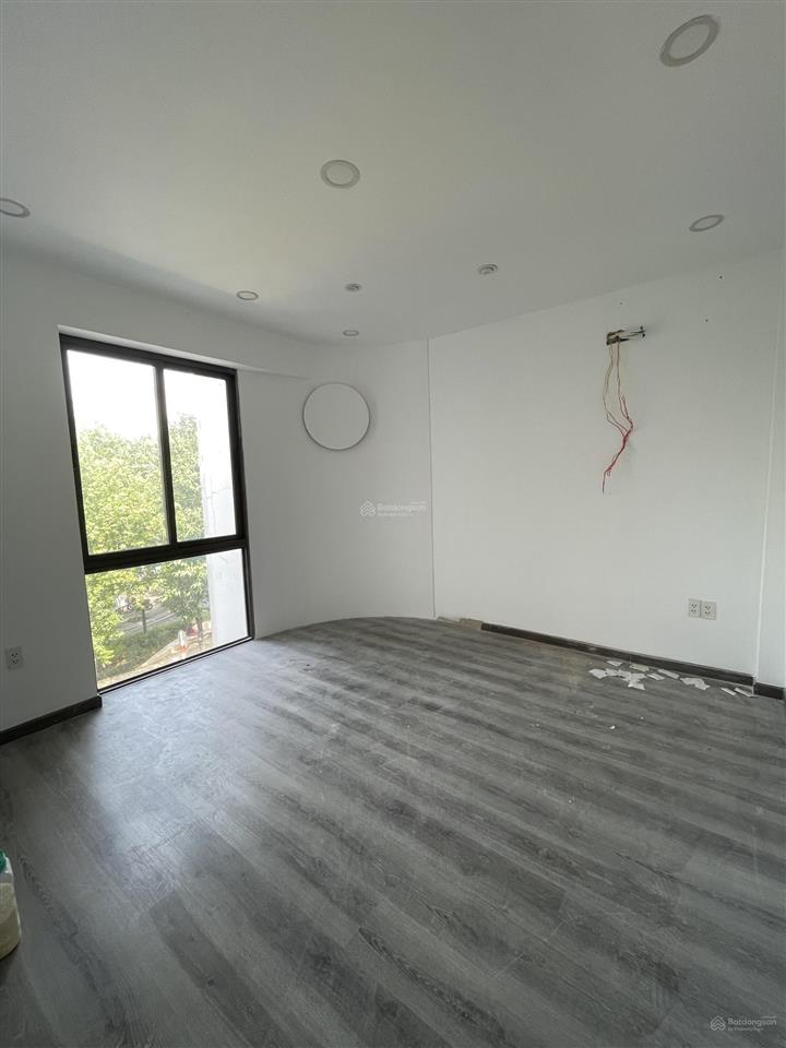 Cho thuê nhà phố liền kề hà đô q10 5.5m x 16m, 4 lầu, 50tr làm vp ct, thẩm mỹ, spa, nha khoa, ở