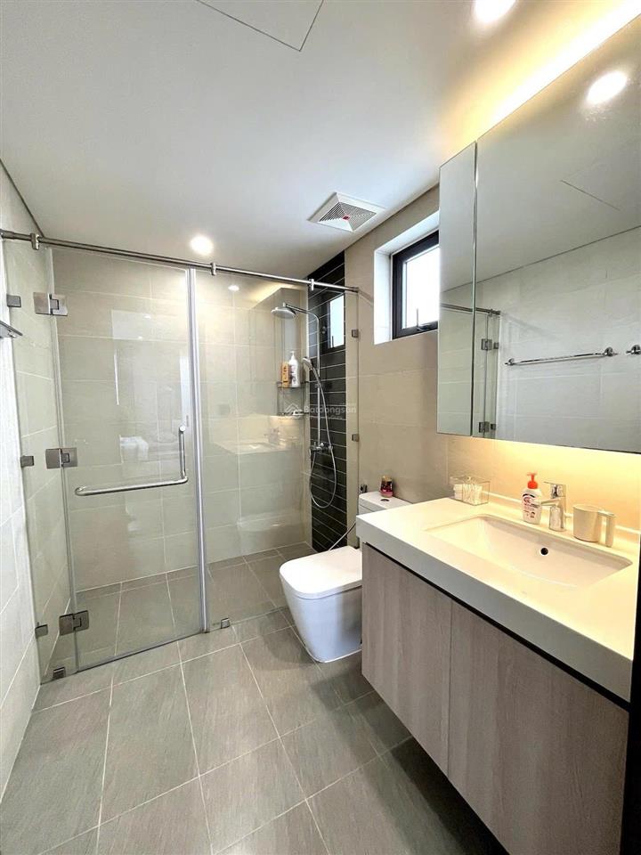 Cần bán căn 2pn hà đô q10 tầng đẹp view thoáng, suất oto có sổ hồng