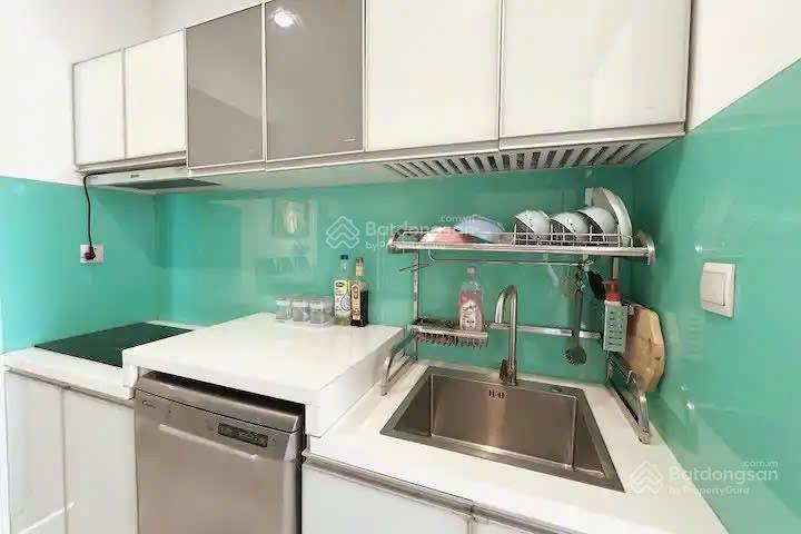 Cần bán căn 2pn hà đô q10 tầng đẹp view thoáng, suất oto có sổ hồng