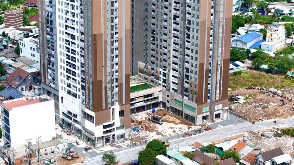 Em cần bán cc a&t sky garden, 2,68 tỷ, 74m2, view hồ gươm xanh, tầng cao còn tl