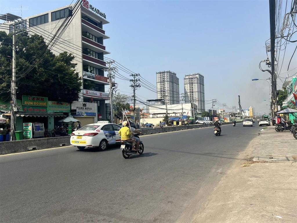 Cho thuê tòa nhà mặt tiền lương định của  1 trệt 3 lầu, hot nhất khu vực